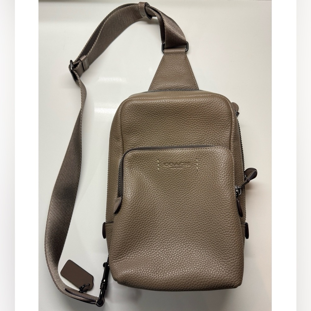Coach Men's Pebbled Leather Sling Bag Taupe/Brown